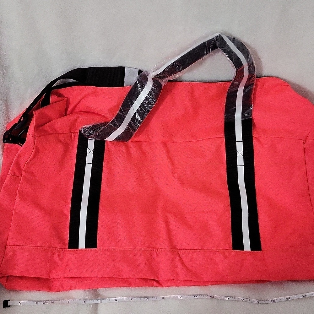 PINK Duffle Bag - Picture 7 of 9